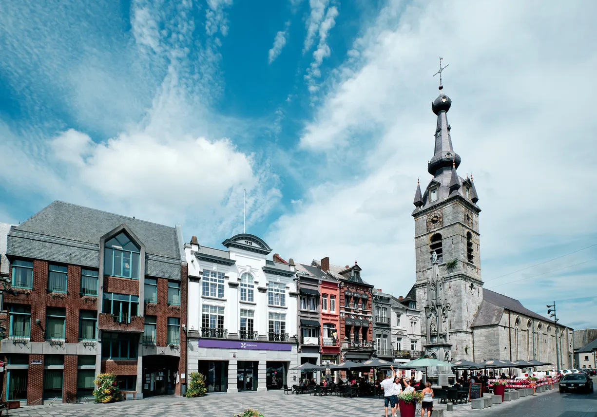 Le centre-ville de Chimay, Belgique - photo © iStock-udokant