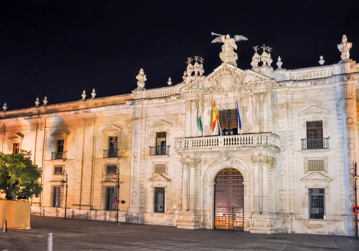  La Real fábrica de tabaco où travaillait Carmen © iStock / Vladislav Zolotov