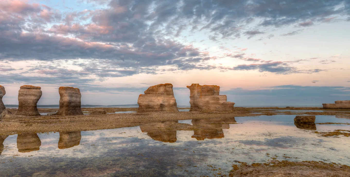 Les monolithes de l'archipel de Mingan, Côte-Nord, Québec. © iStock / David Boutin