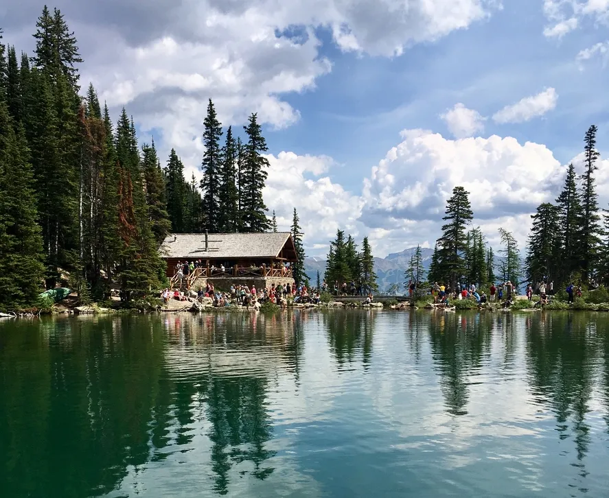 Lake Agnes Teahouse, Lac Louise (Alberta). ©  iStock / Cherie Rautio