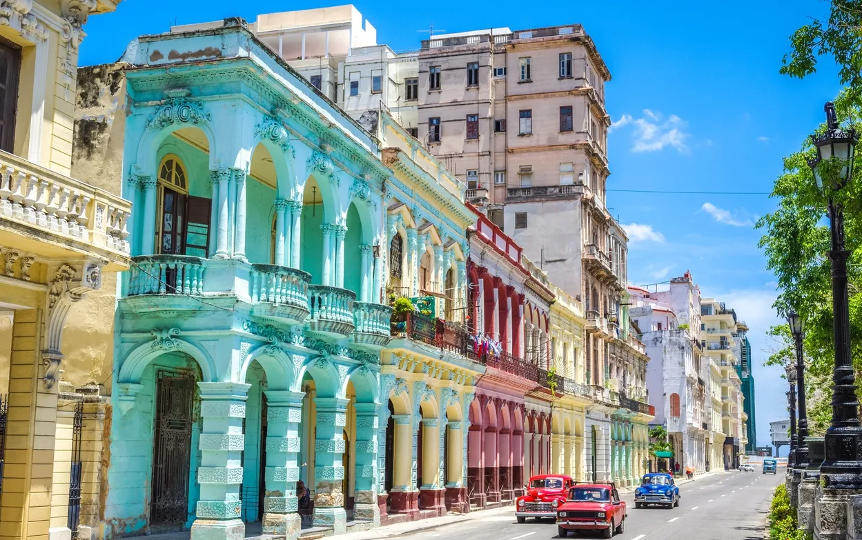 La Havane et ses vieilles voitures américaines © iStock / Eloi_Omella