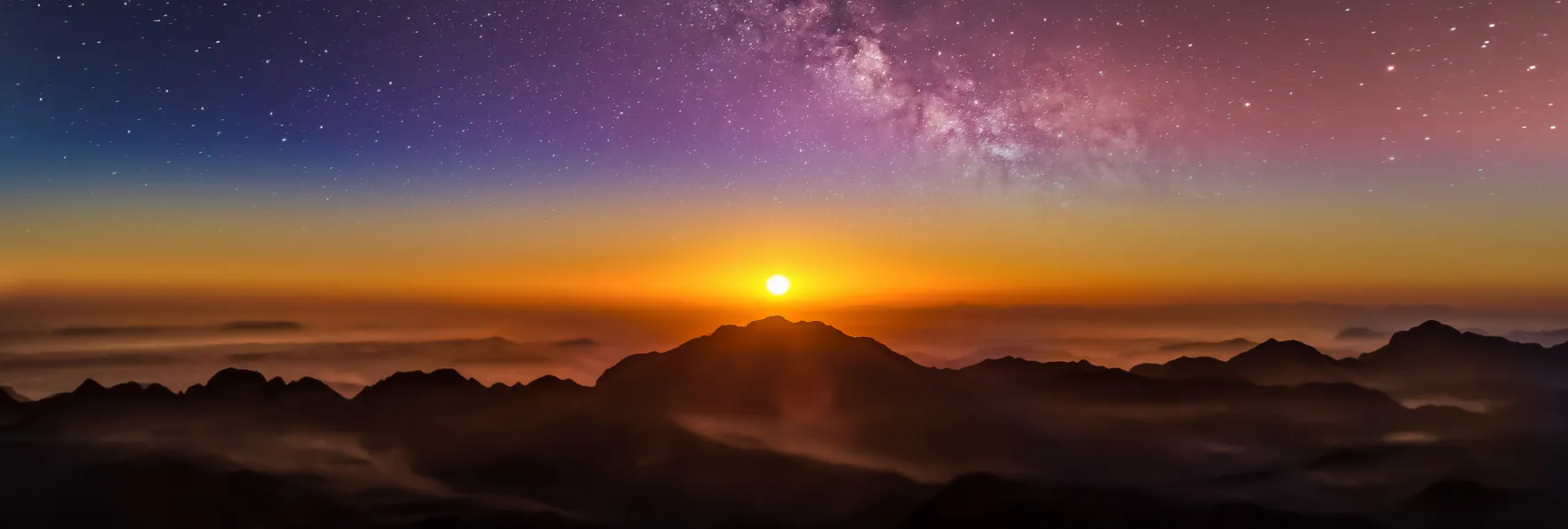 Lever de soleil sur le mont Sinaï © iStock / Jonathan Ross