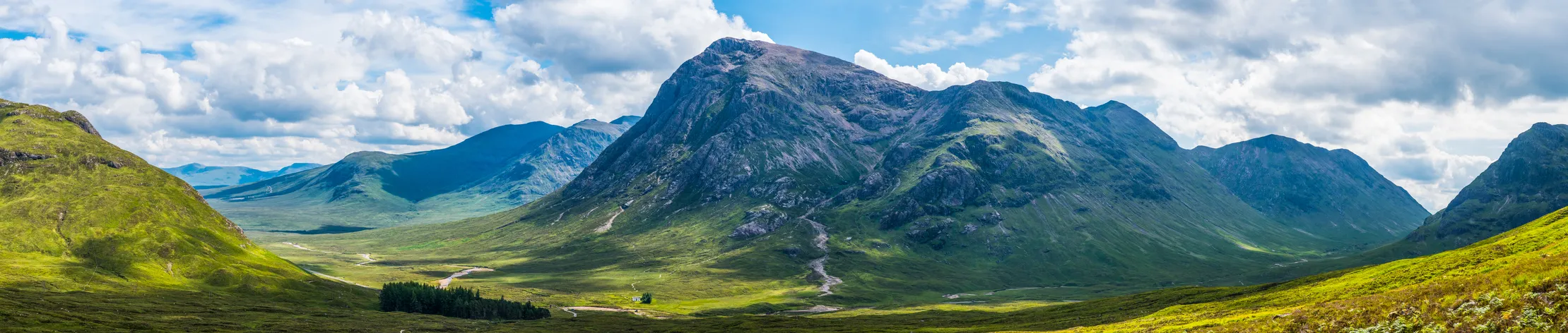 Les montagnes Glen Coe Highlands en Écosse © iStock / fotoVoyager