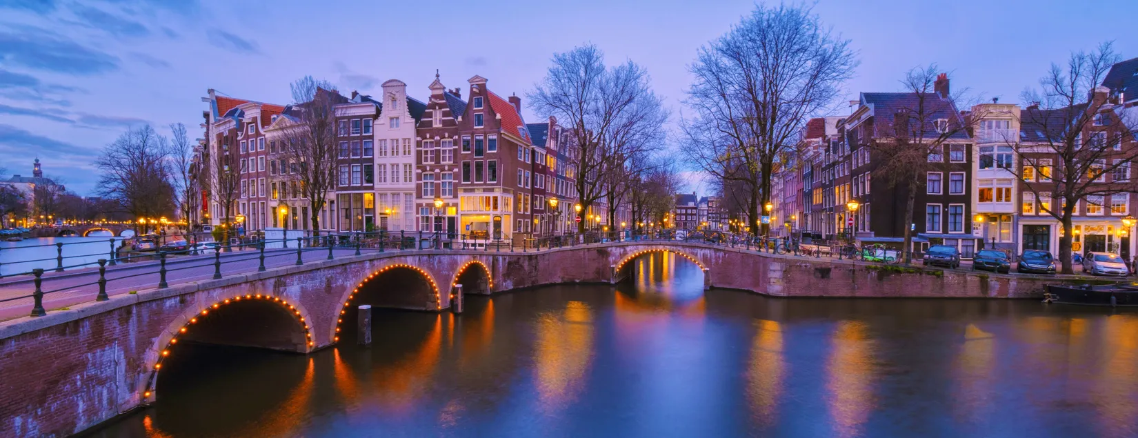 Les canaux d'Amsterdam en hiver ©  iStock / Chirapriya Thanakonwirakit