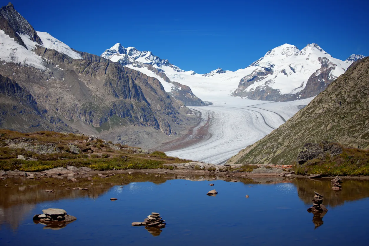 Le glacier d’Aletsch le plus grand glacier des Alpes,  canton du Valais en Suisse © iStock / Lorado