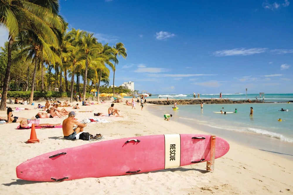 Waikiki Beach | © iStockphoto.com/aimintang