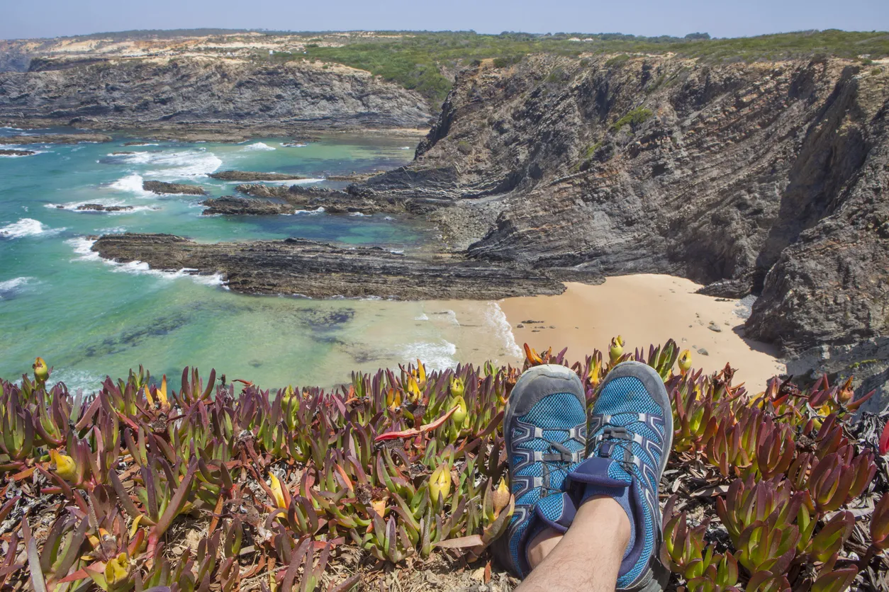 Côte de Cabo Sardao, Parc naturel du Sud-Ouest Alentejano et Costa Vicentina, Portugal  © iStock / WHPics