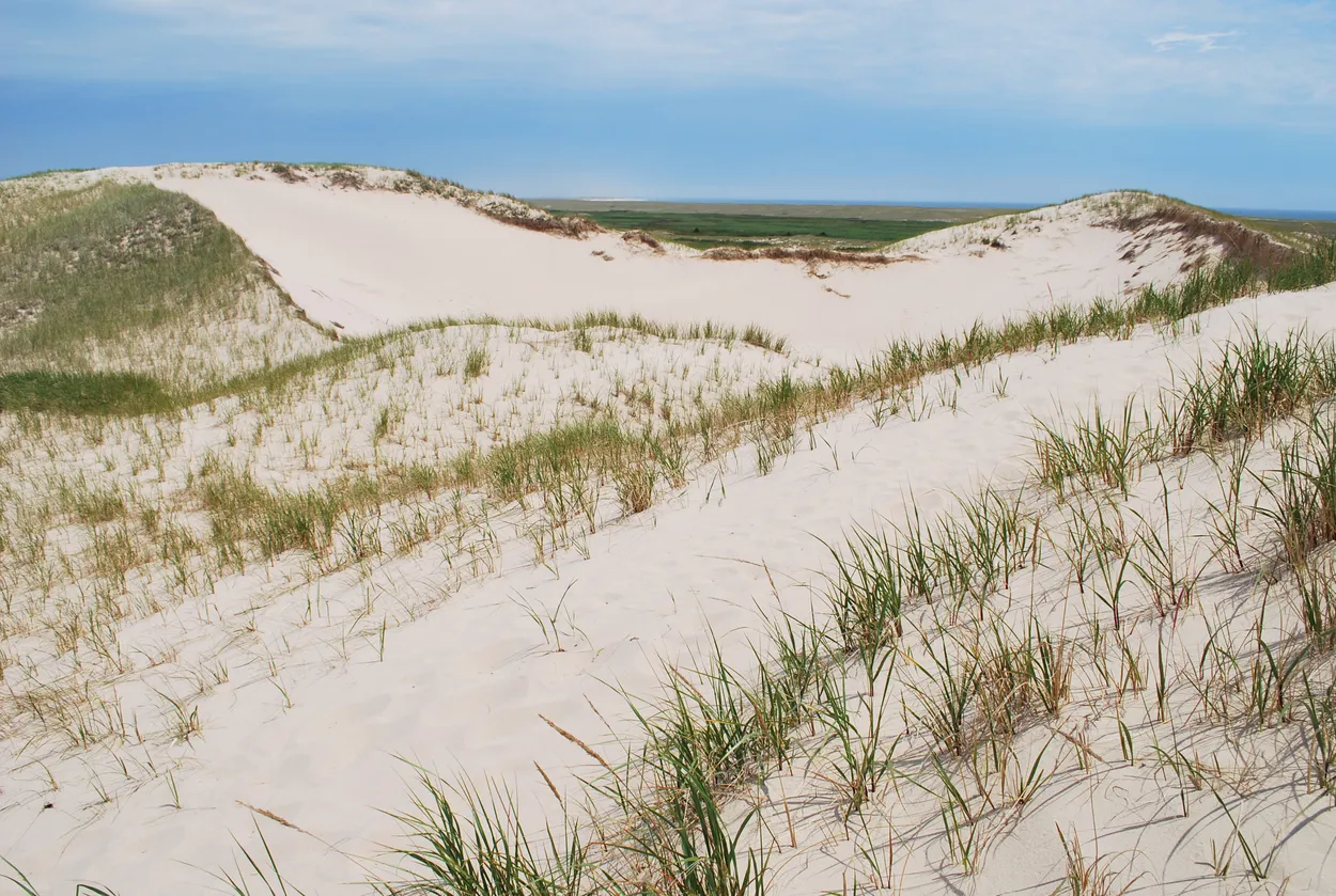 Dunes aux Îles-de-la-Madeleine, Québec  © iStock / LanaCanada