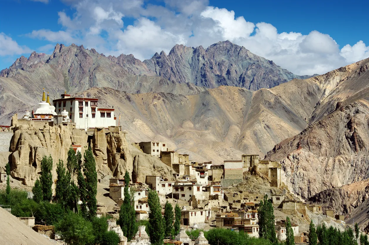 Le monastère Gompa de Lamayuru (Ladakh, Inde) - photo © iStock-Skouatroulio