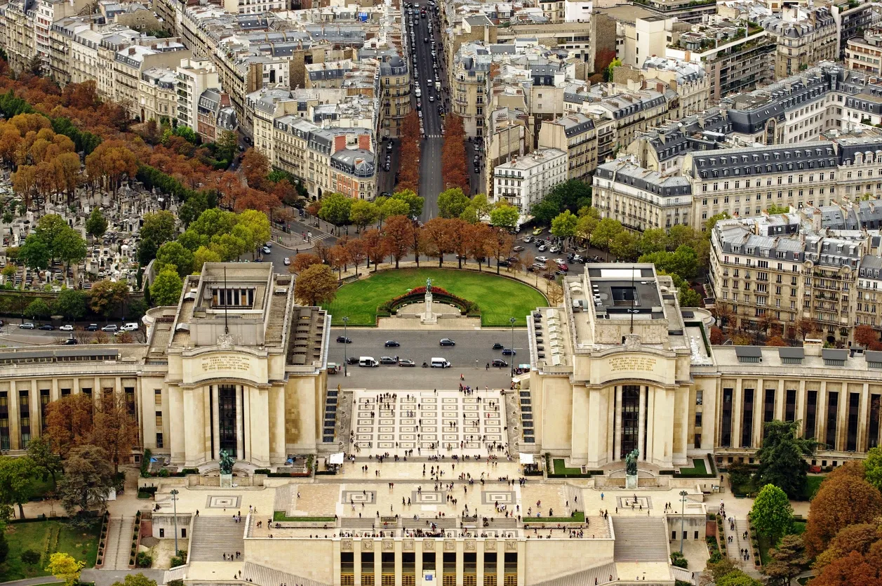 La place du Trocadéro vue depuis la Tour Eiffel  © iStock / johny007pan