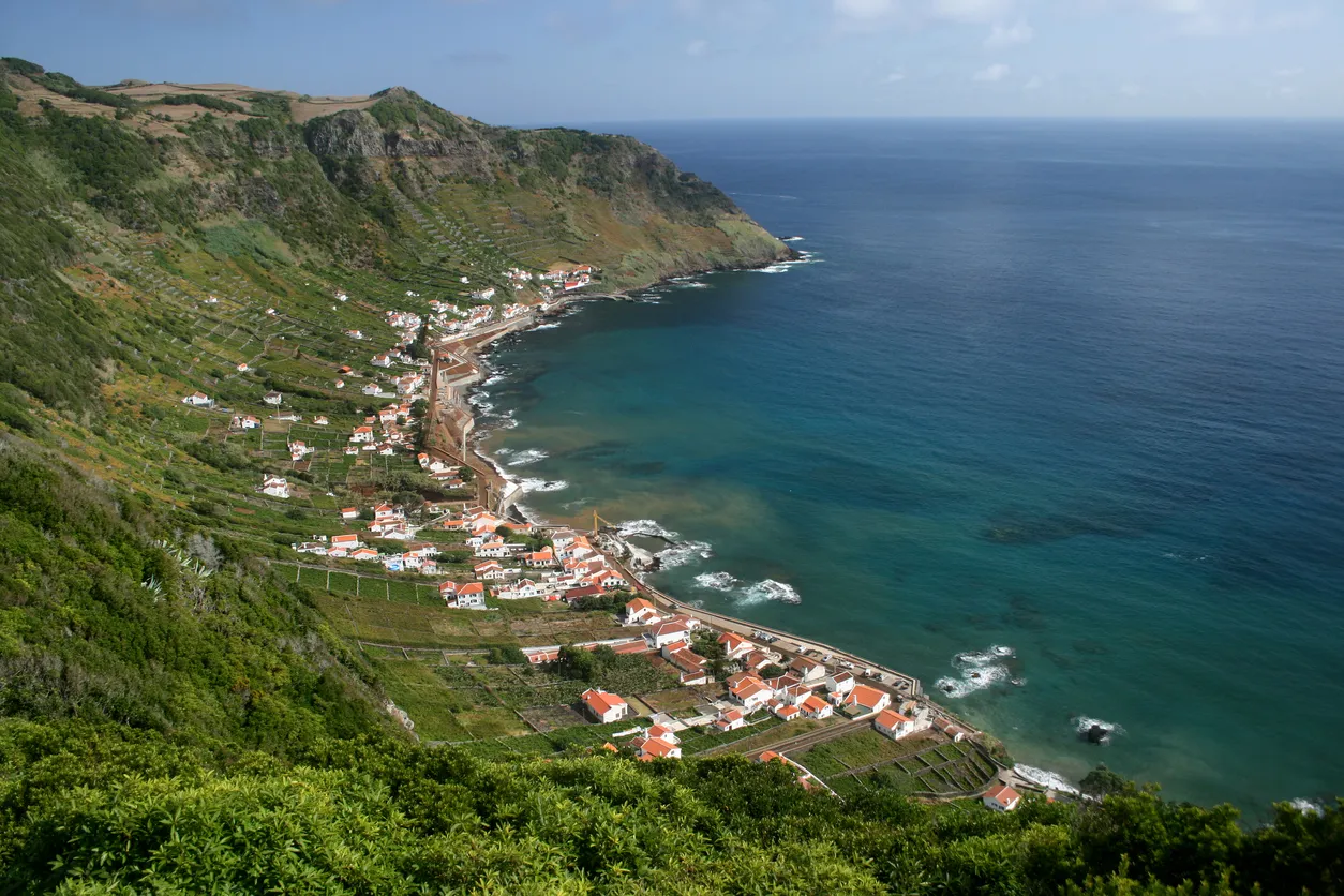Baie de São Lourenço, île de Santa Maria, archipel des Açores © iStock / LuisPortugal