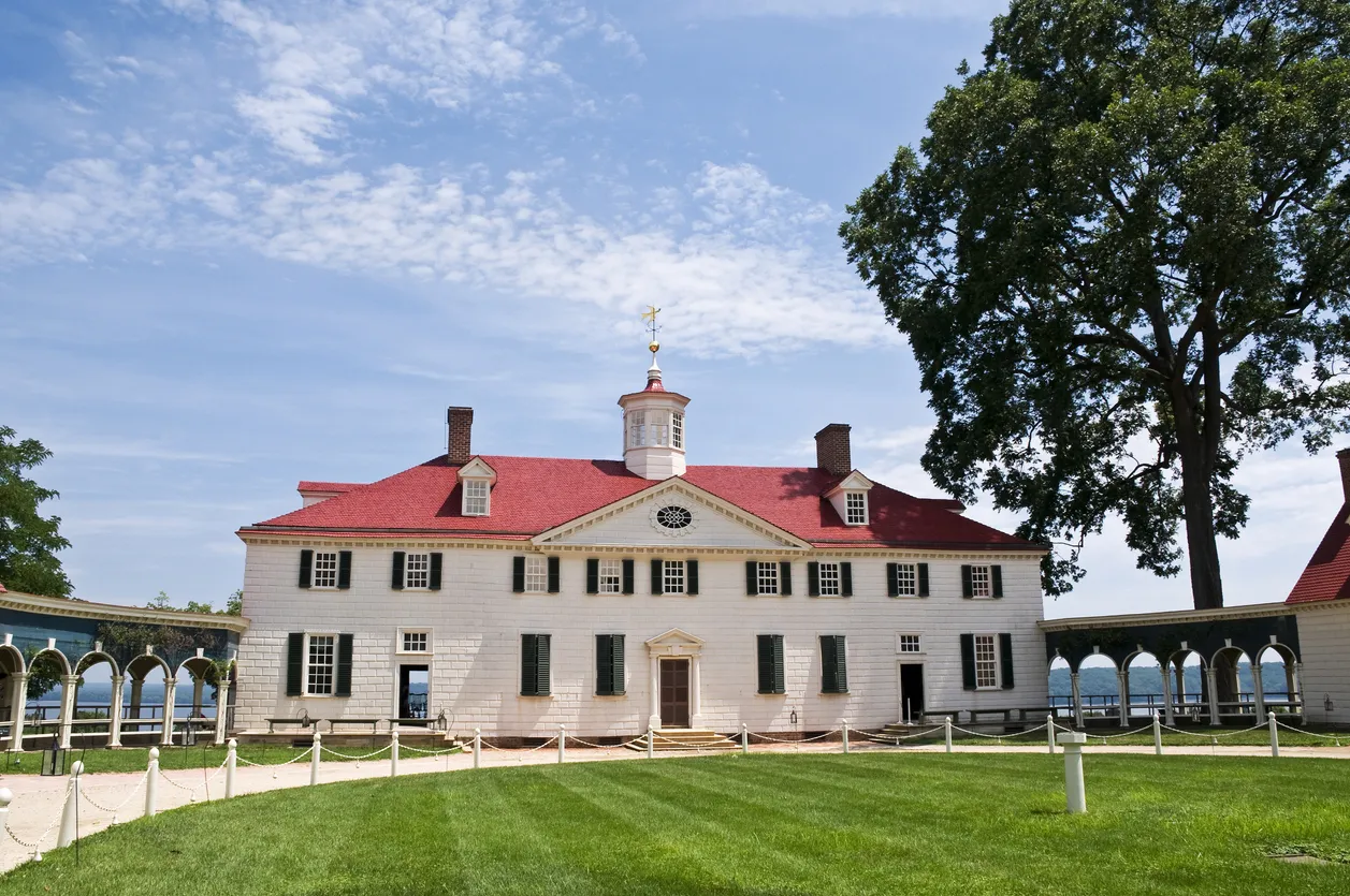 Mount Vernon en Virginie, la plantation dans laquelle résidait George Washington, premier président des États-Unis,, sur les bords du fleuve Potomac. © iStock / JacobH