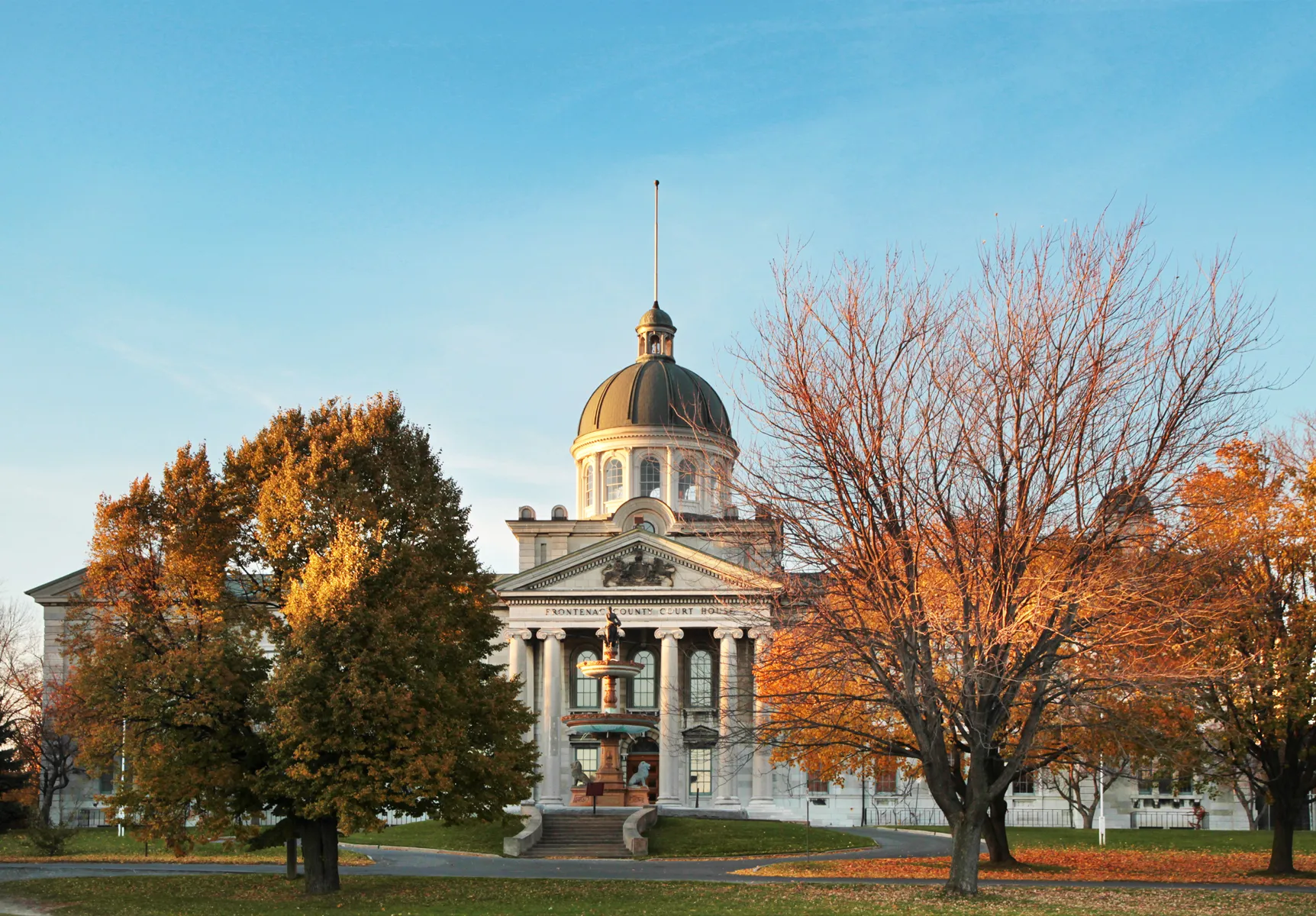 Frontenac County Court House, Kingston © iStock/EricFerguson