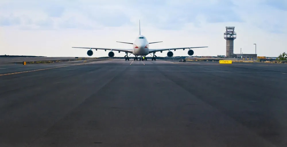 Boeing 747 sur une piste d’Hawaii | © neicebird