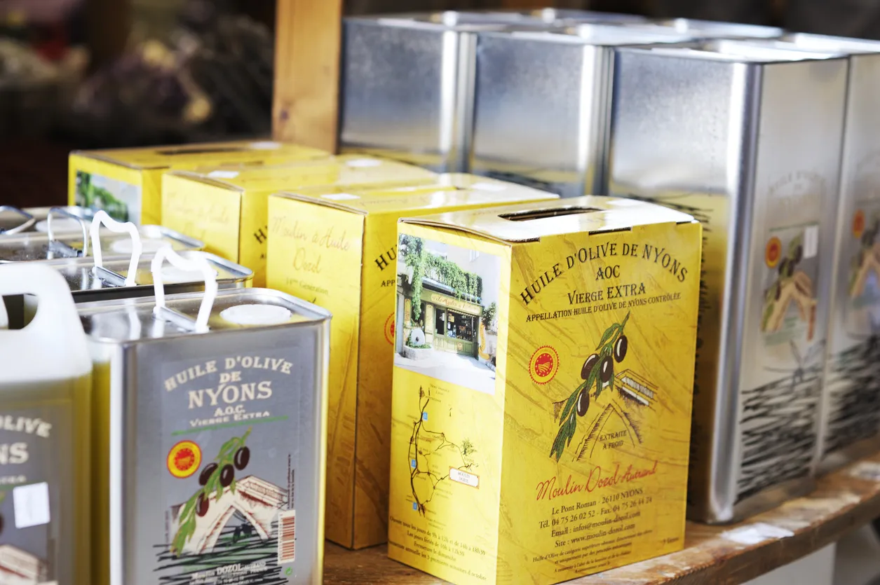 L'huile d'olive de Nyons - photo © iStock-jeangill
