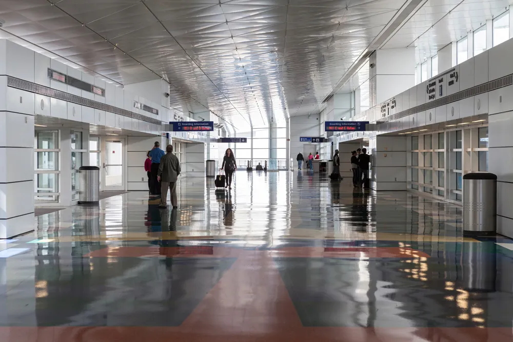 Terminal aéroportuaire | © TerryJ