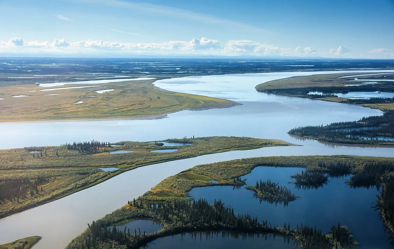 Le fleuve Mackenzie près de l'Arctique au nord du Canada © iStock / eppicphotography