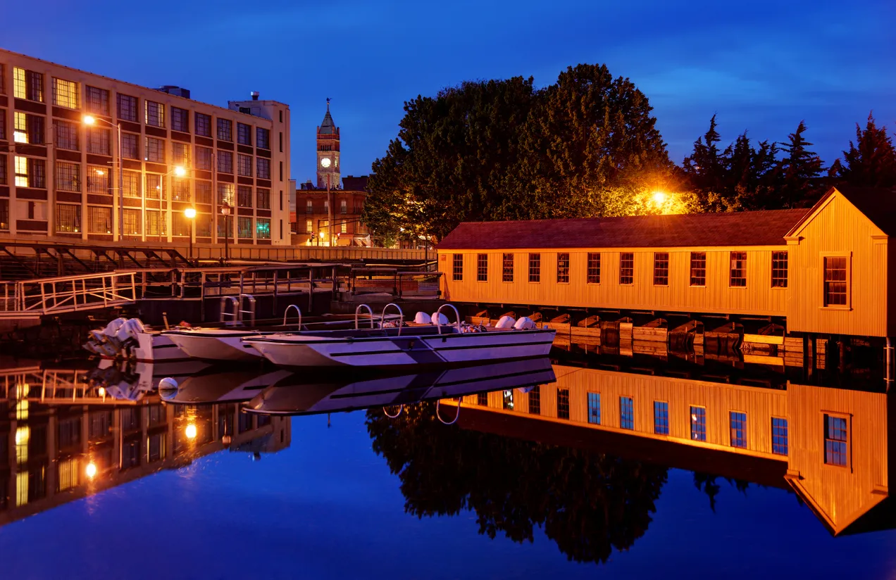 Bâtiments historiques de Lowell au Massachusetts, berceau de la révolution industrielle aux États-Unis, où naquit l’auteur Jack Kerouac.   © iStock / DenisTangneyJr