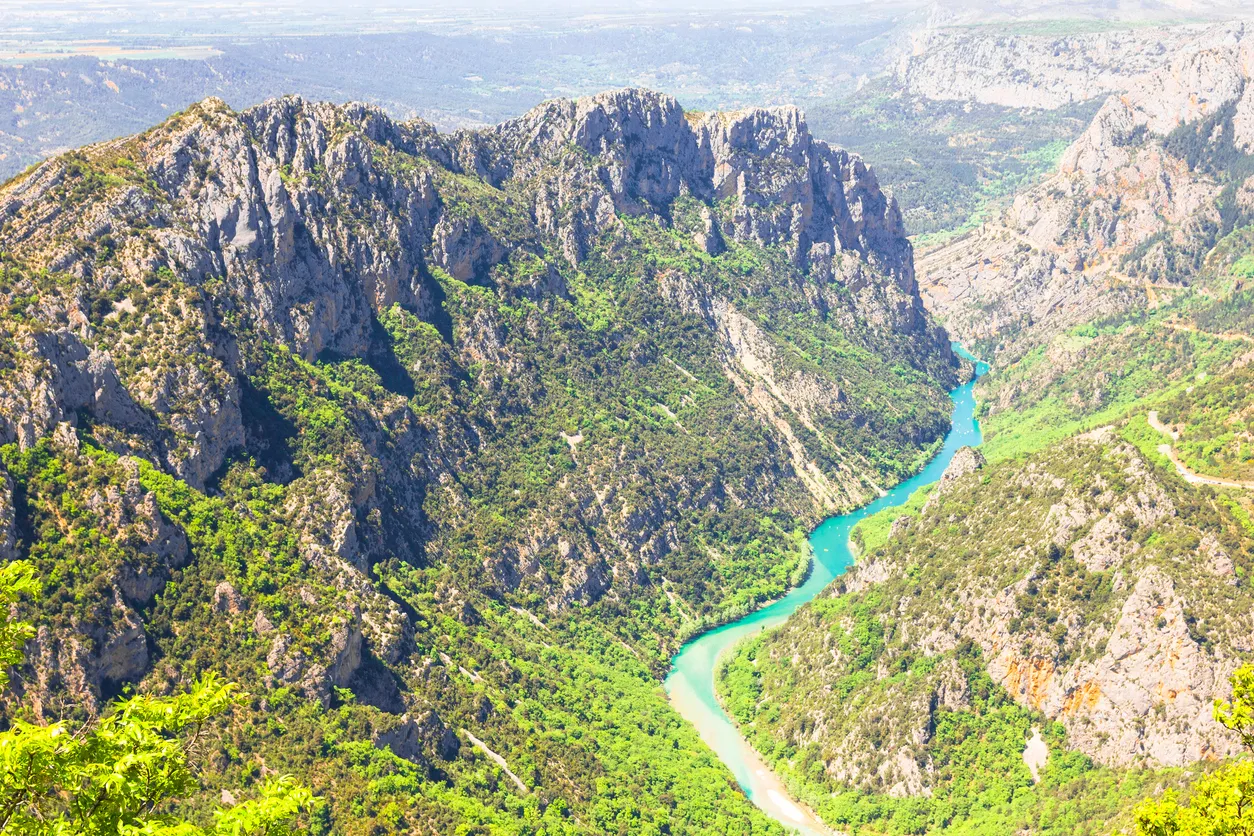 Les gorges du Verdon, creusées par la rivière Verdon entre les Préalpes de Castellane et les Préalpes de Digne, Provence Côte d'Azur, France. © iStock / gianliguori