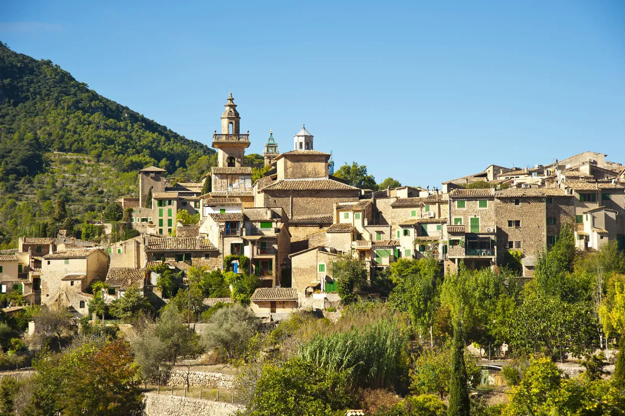 Le village de Valldemossa sur l'Île de Majorque, Baléares, Espagne. © iStockphoto / Raeva