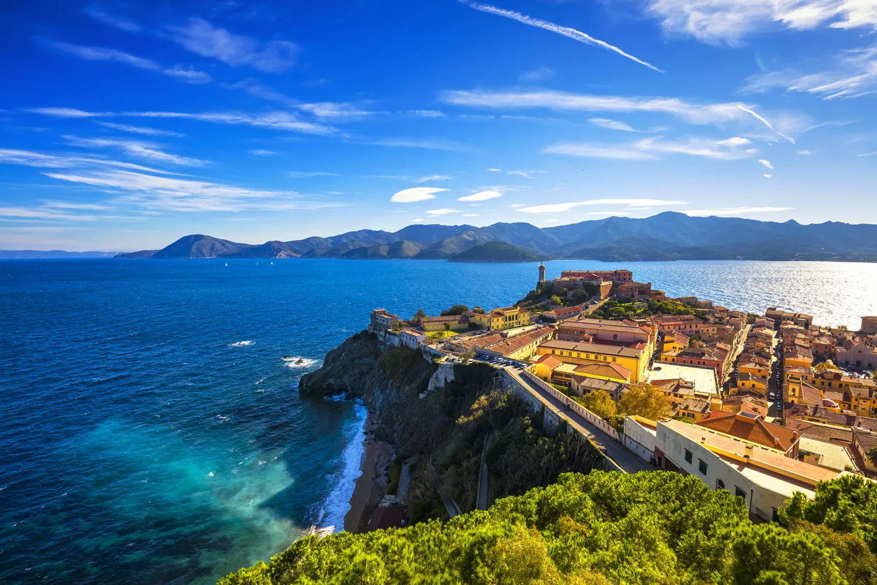 Portoferraio, principale agglomération de l'île d'Elbe © iStock / StevanZZ