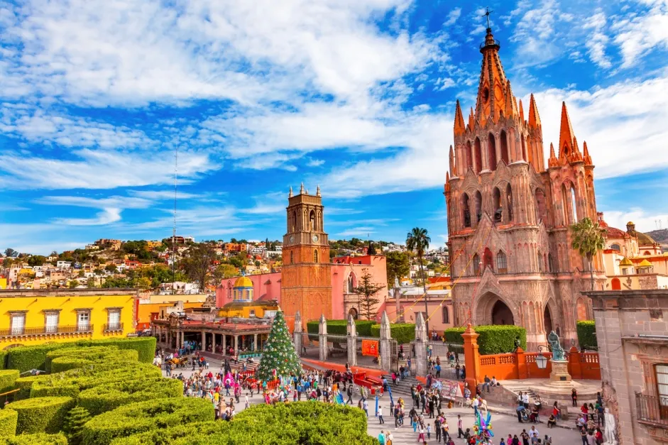 San Miguel de Allende, Mexique, au temps de Noël  ©  iStock / bpperry