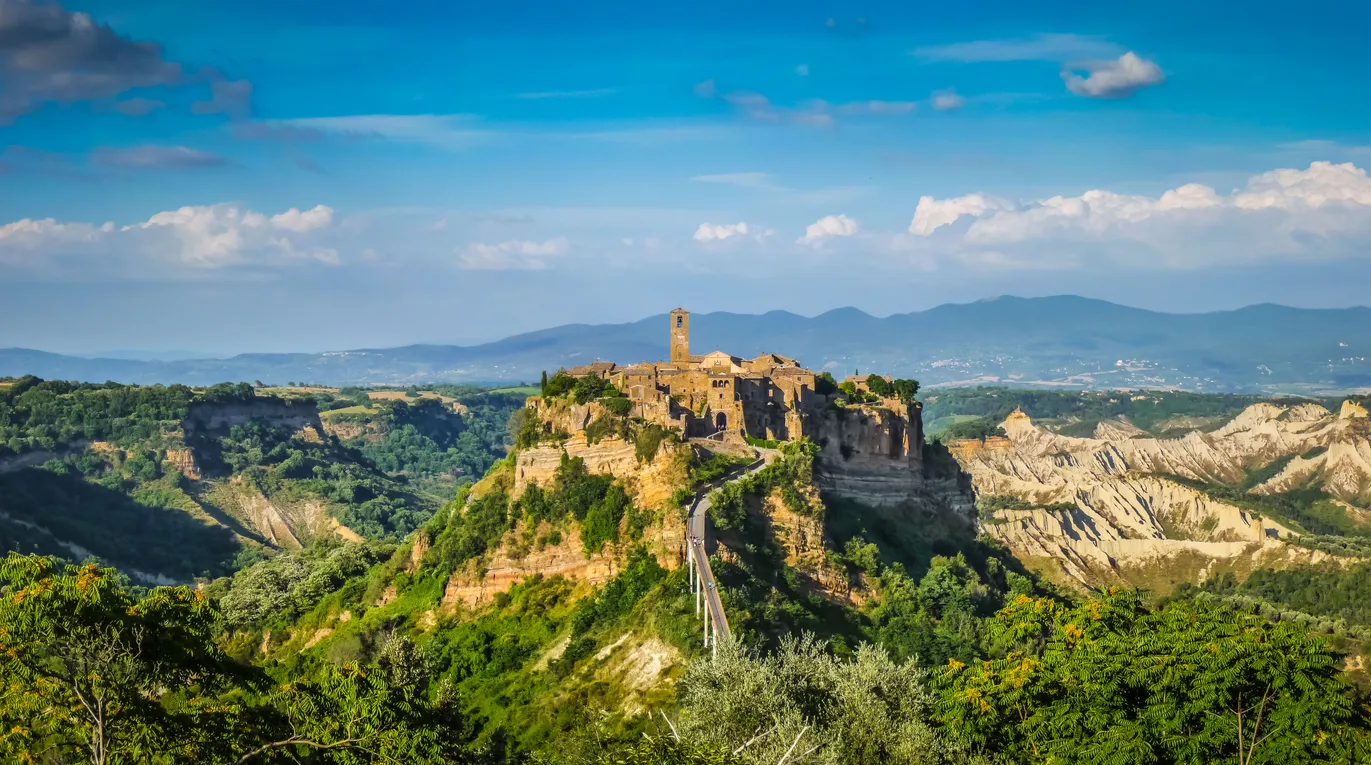 Le promontoire de Civita di Bagnoregio © iStock/bluejayphoto