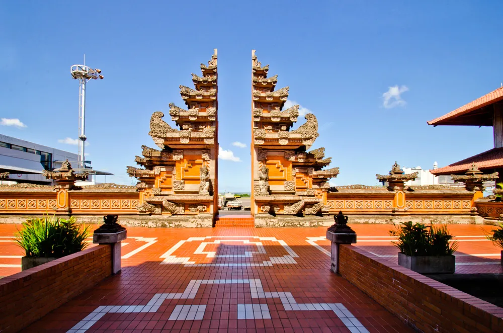Split Gate, Ngurah Rai International Airport, Denpasar, Bali, Indonésie | © thanyarat07