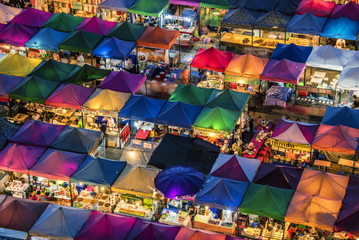 Marché de nuit à Bangkok | © iStock /StockByM