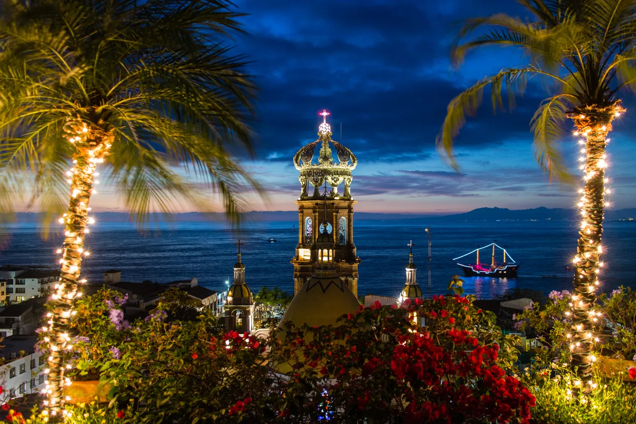 L'église Nuestra Señora de Guadalupe à Puerto Vallarta, Mexique © iStock / rolfe_tessem