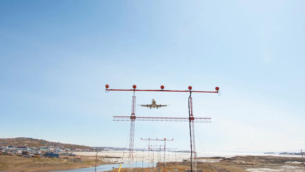 Atterrissage à Iqaluit | © RyersonClark
