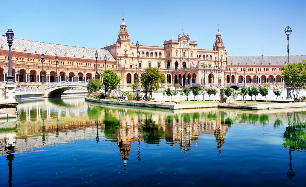 Plaza de España à Séville, Andalousie, Espagne © iStock / alxpin