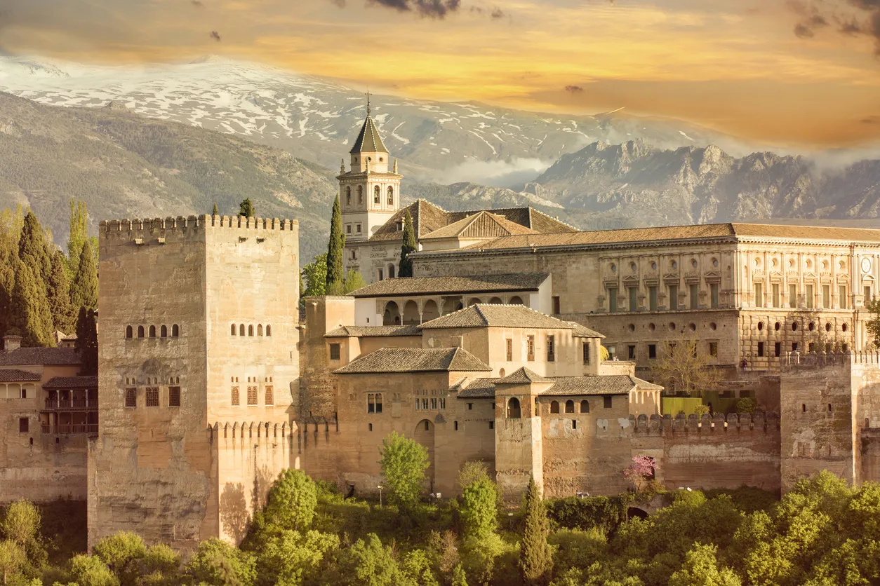 L'Alhambra de Grenada (Andalousie, Espagne) - photo © iStock-nevarpp