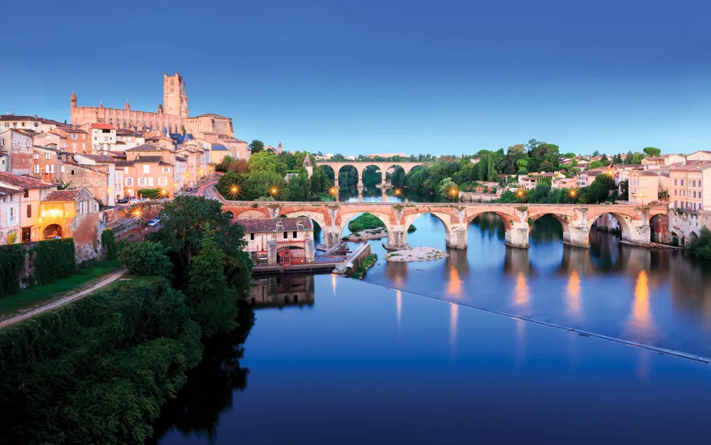 Albi  ©iStockphoto. com/BWA_IMAGES  

