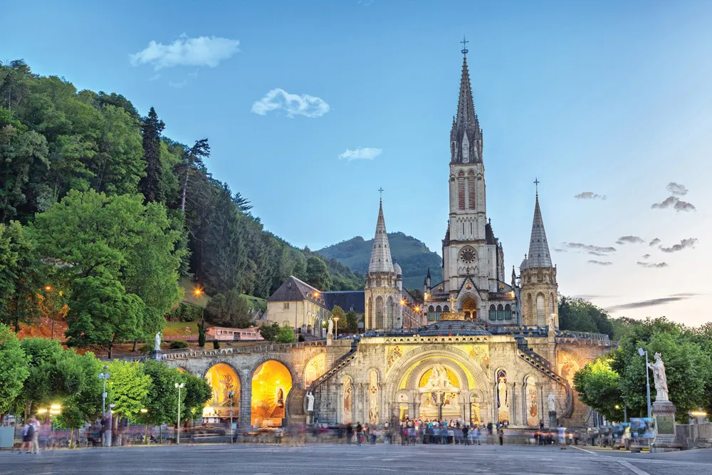 Basilique Notre-Dame du Rosaire, Lourdes | © iStockphoto.com/davidevison