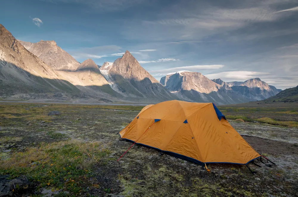 Camp 1 sur le chemin du mont Thor, Nunavut | © manuellacoste