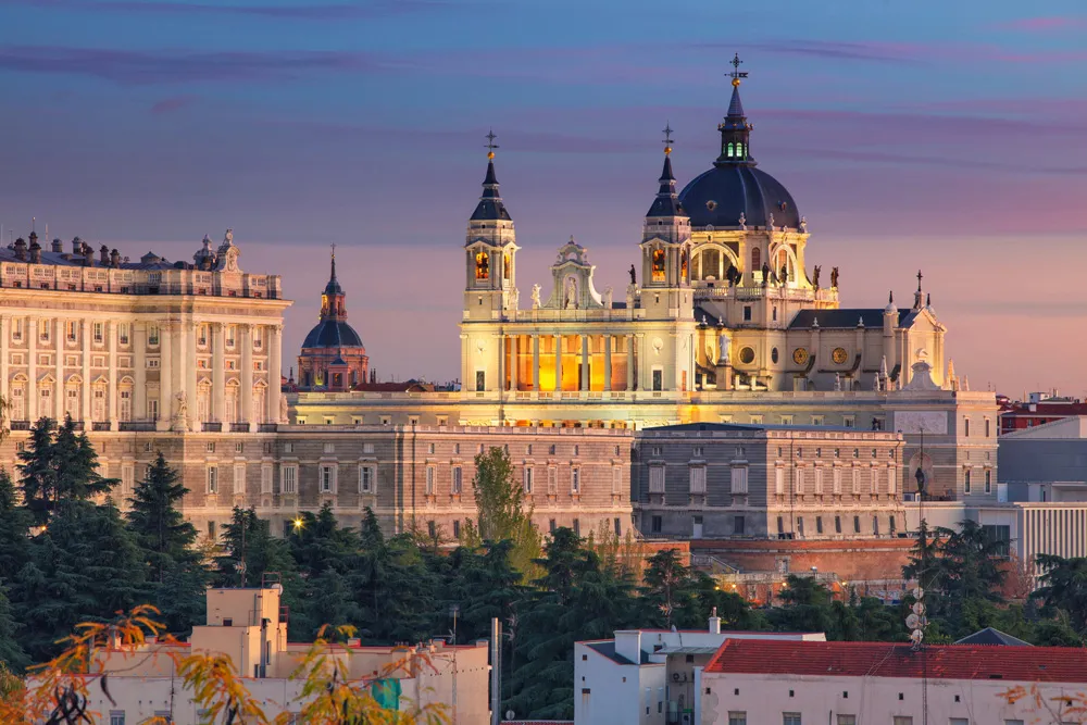 Catedral de Santa María la Real de la Almudena, Madrid, Espagne | © RudyBalasko