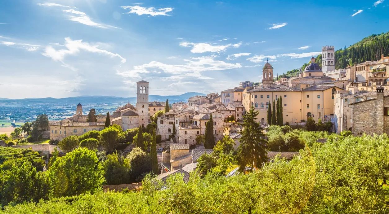 Vue panoramique sur Assise, Ombrie, Italie © iStock/bluejayphoto