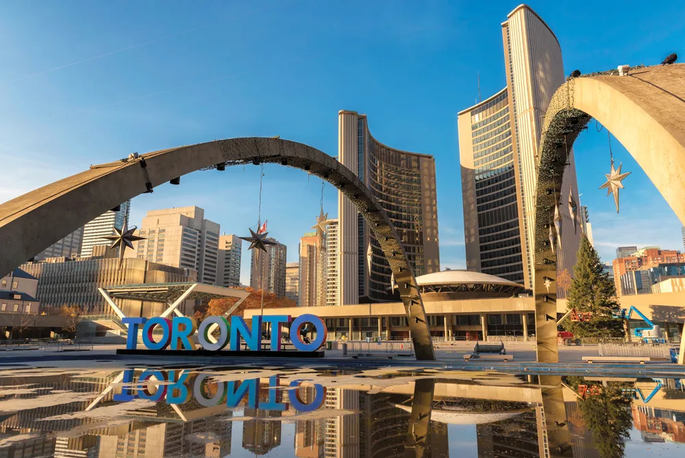 Nathan Phillips Square, Toronto 
© iStockphoto - lucky-photographer
