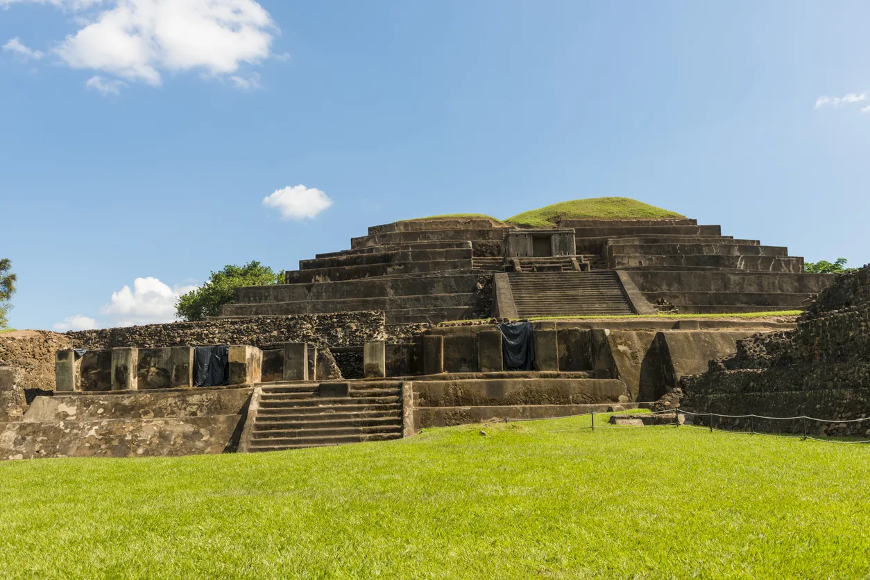 Tazumal, le plus important site maya au Salvador  © iStock / Crédits helovi