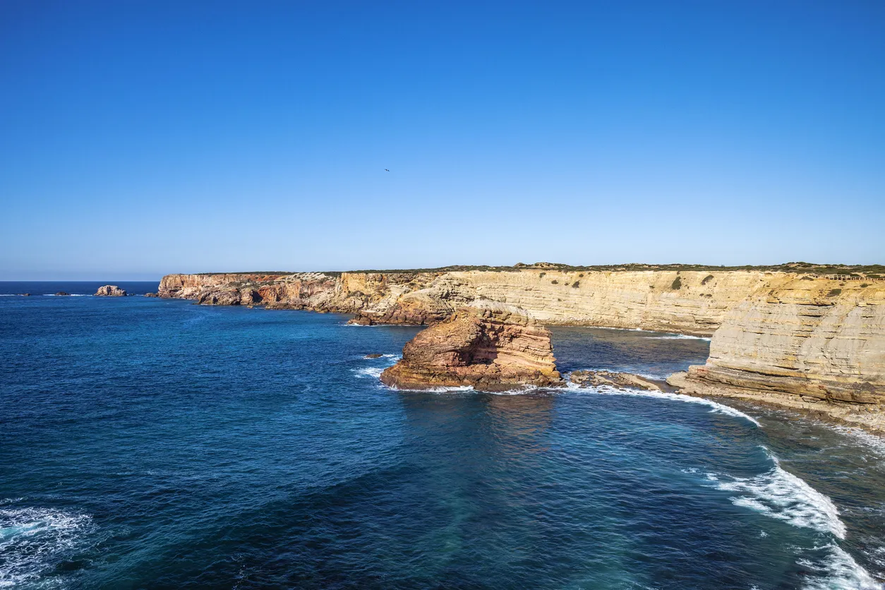 Le Cabo de São Vicente (Algarve, Portugal), à l'extrémité sud-ouest de l'Europe © iStock / peeterv