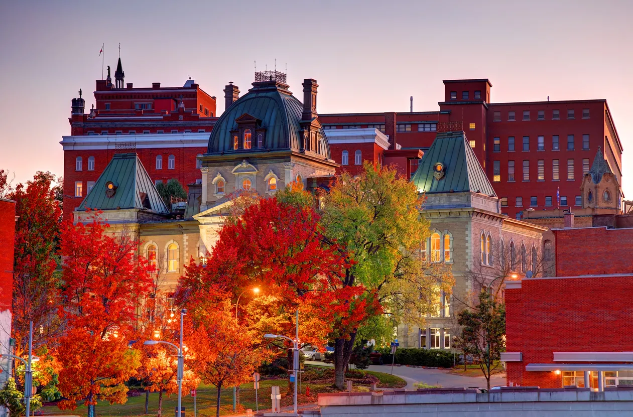 Hôtel de Ville de Sherbrooke
 © iStock DenisTangneyJr