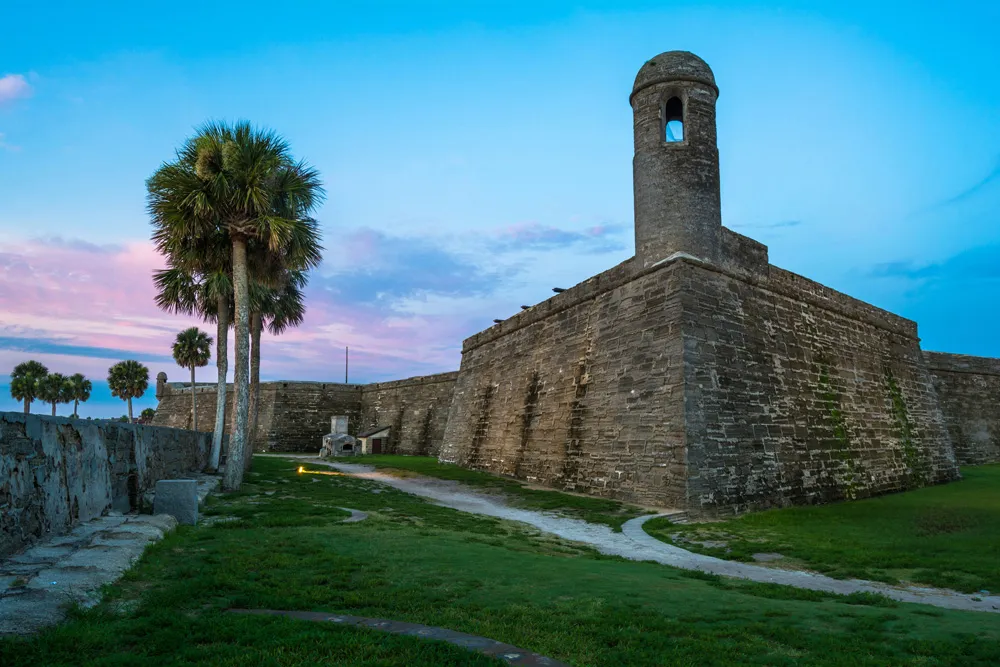Lever de soleil sur le Castillo de San Marcos, St Augustine | © Joshua Moore