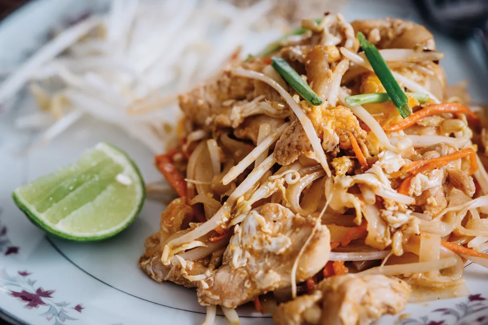 Pad thai.
Crédit:	©iStockphoto.com/Drazen_