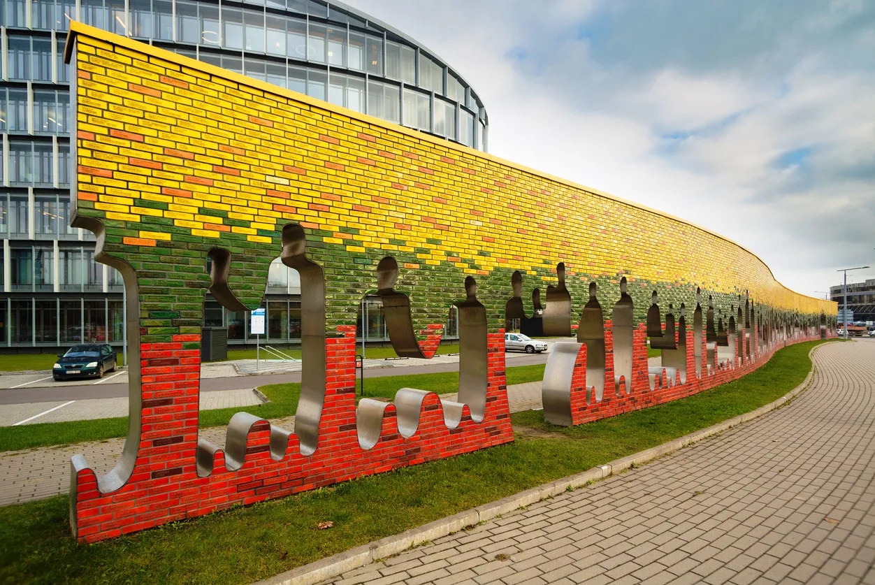 Monument commémoratif de la Voie Balte à Vilnius. © iStock / WoodyAlec