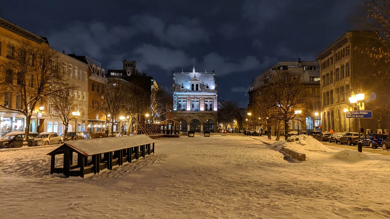Vieux-Monréal sous la neige | © iStockphoto / Pierre-Olivier Valiquette