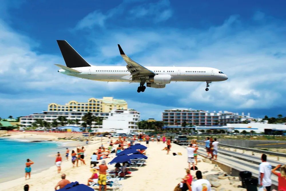 Aéroport de Sint Maarten  
©iStockphoto. com/hairandbeauty  
