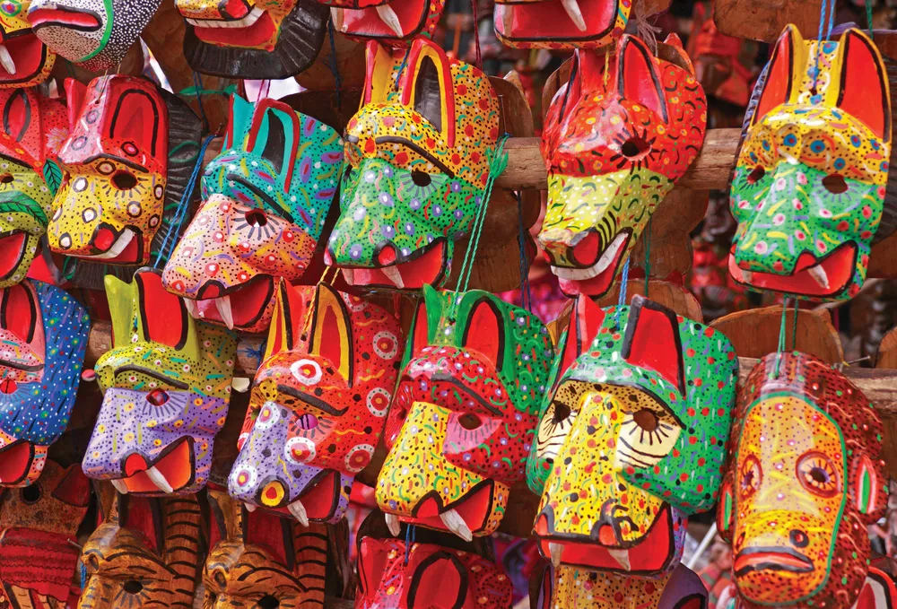 Des masques artisanaux, Chichicastenango | iStockphoto.com/piginka