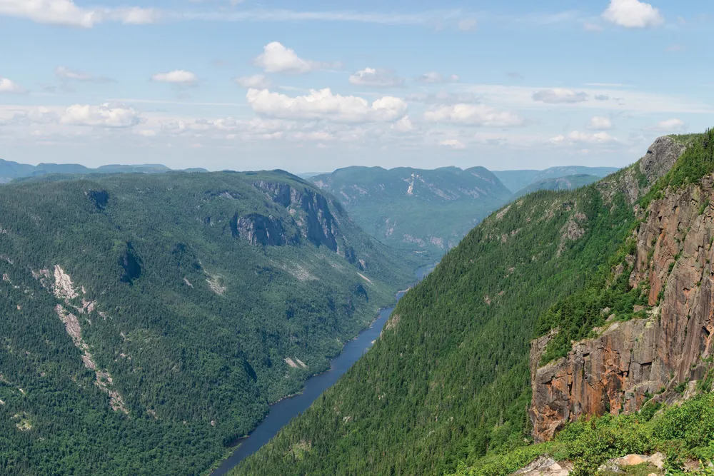 Vue depuis le sentier de l’Acropole-des-Draveurs en Charlevoix
© iStockphoto.com/pchoui