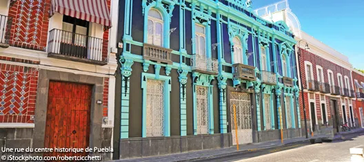 Une rue du centre historique de Puebla | ©iStockphoto.com/robertcicchetti